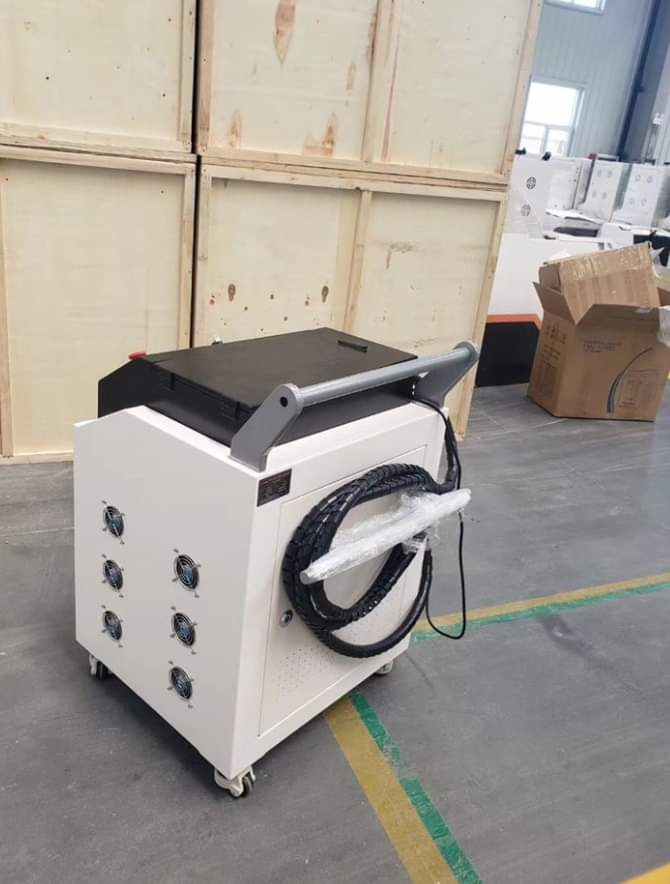 m&aacute;quina de limpieza con l&aacute;ser en China